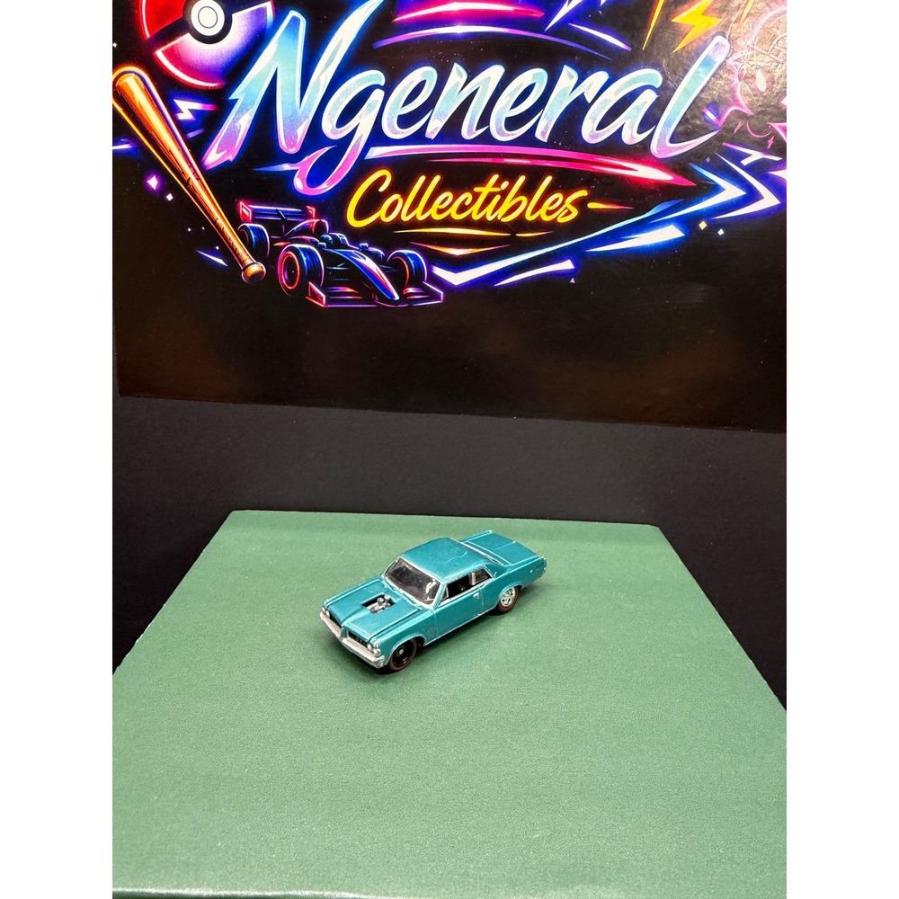 Johnny Lightning 1964 Pontiac GTO Teal Metallic Opening Hood Redline Wheels